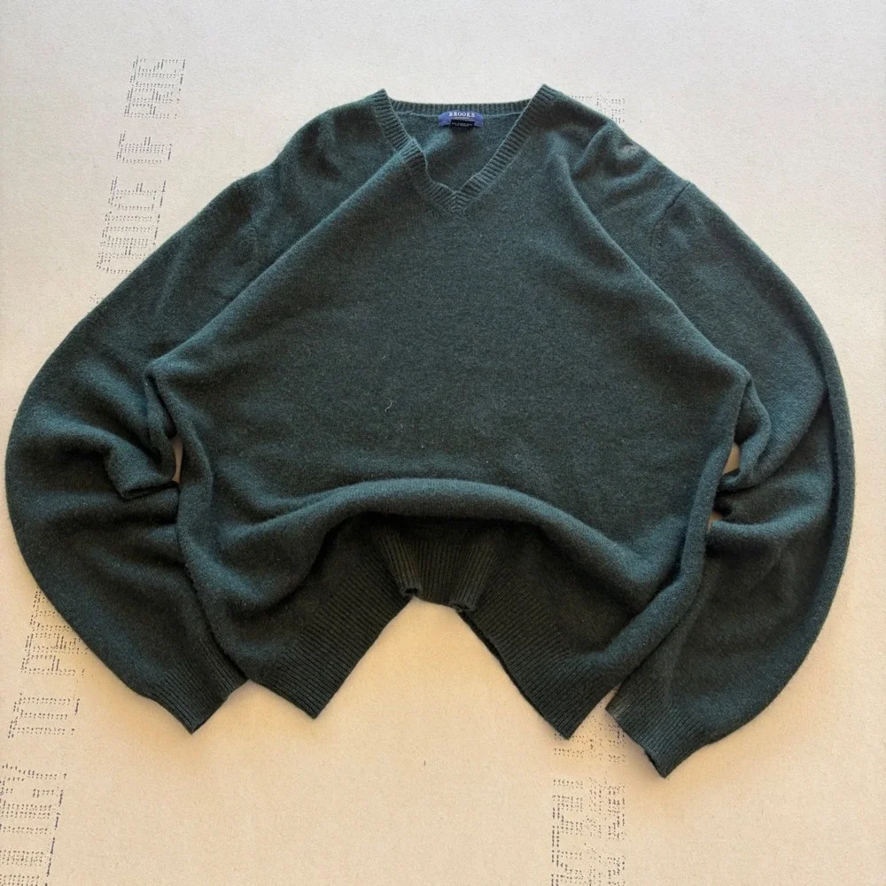 Vintage 90s forest green Cashmere V-Neck Sweater